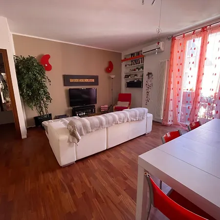 Apartment Splendido E Silenzioso Bilocale Vicino San Babila-m4 Dateo Milan